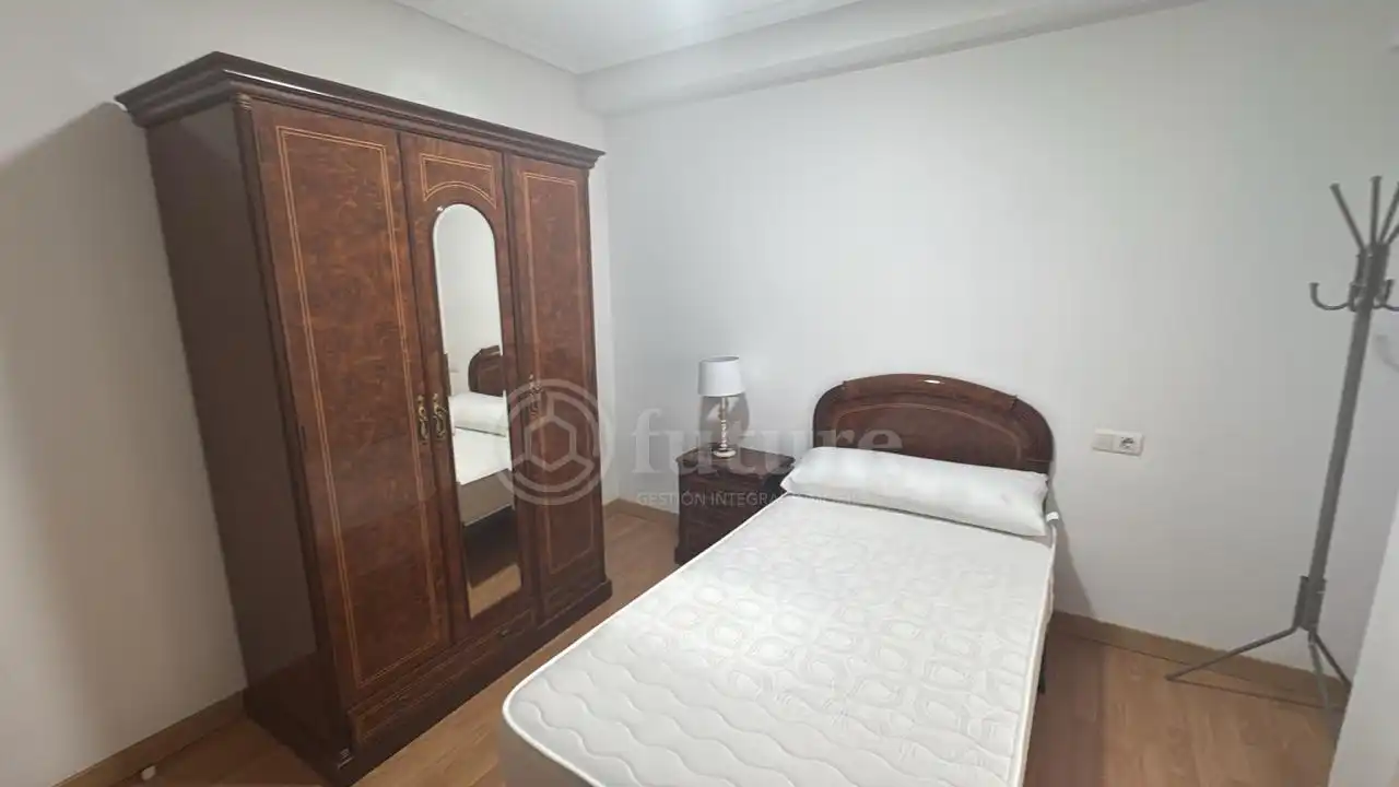 Schlafzimmer von Wohnung zur Miete in Salamanca mit Heizung und Möbliert