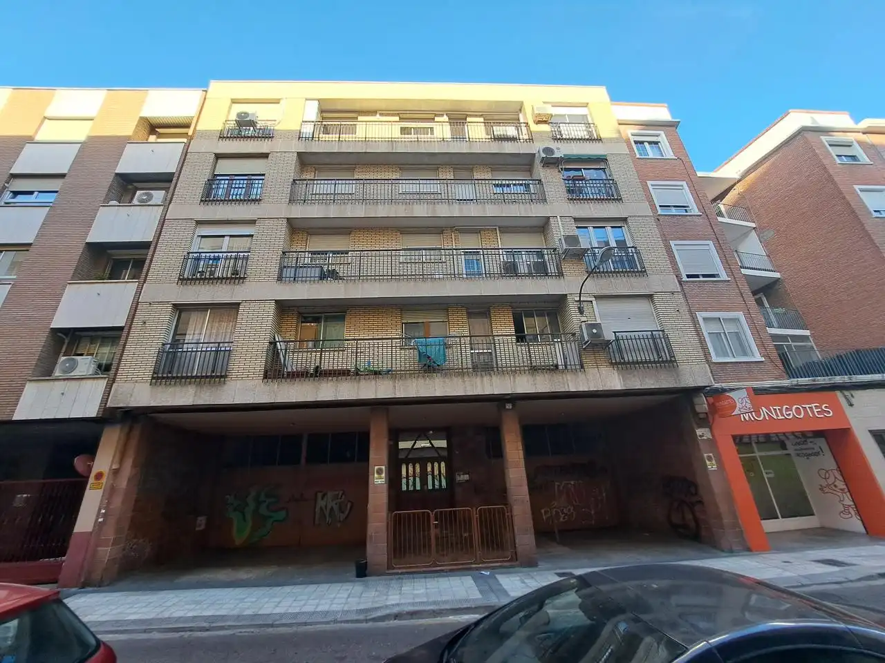 Exterior view of Flat for sale in Zaragoza  with Heating, Terrace and Storage room