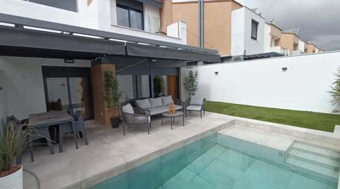 Foto 2 de Casa adosada en venda a Colegio Europa, Sevilla