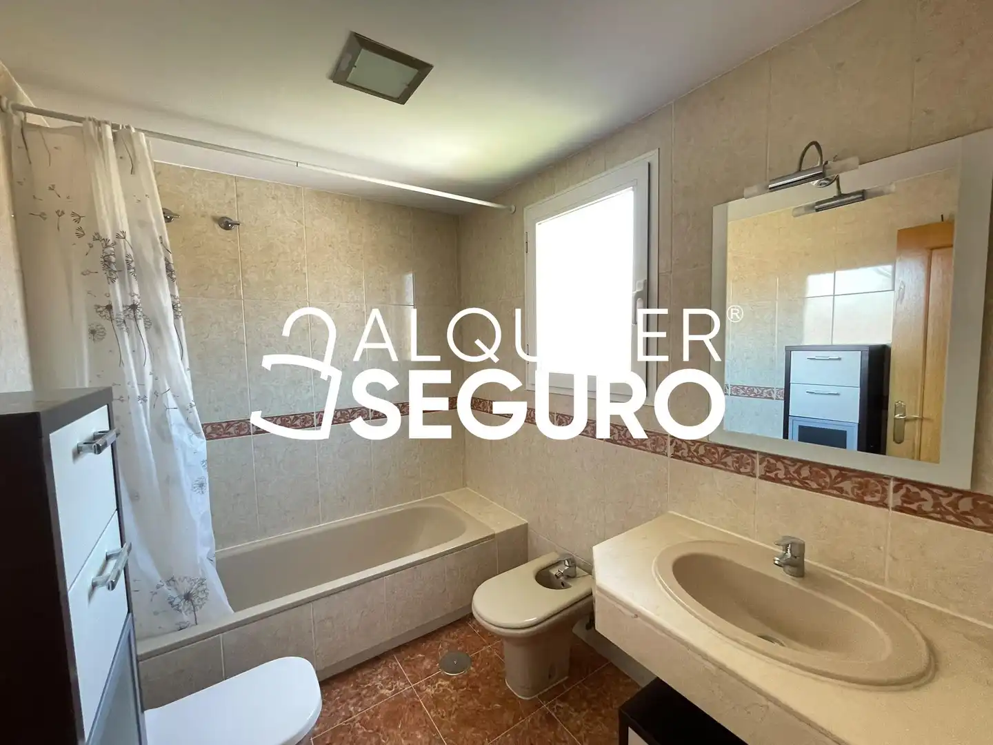 Bany de Àtic de lloguer en Madrid amb Calefacció, Terrassa i Piscina