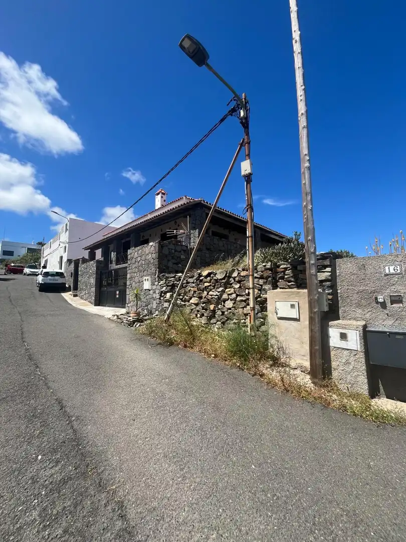Vista exterior de Casa o chalet en venta en Moya (Las Palmas) con Jardín privado, Terraza y Amueblado
