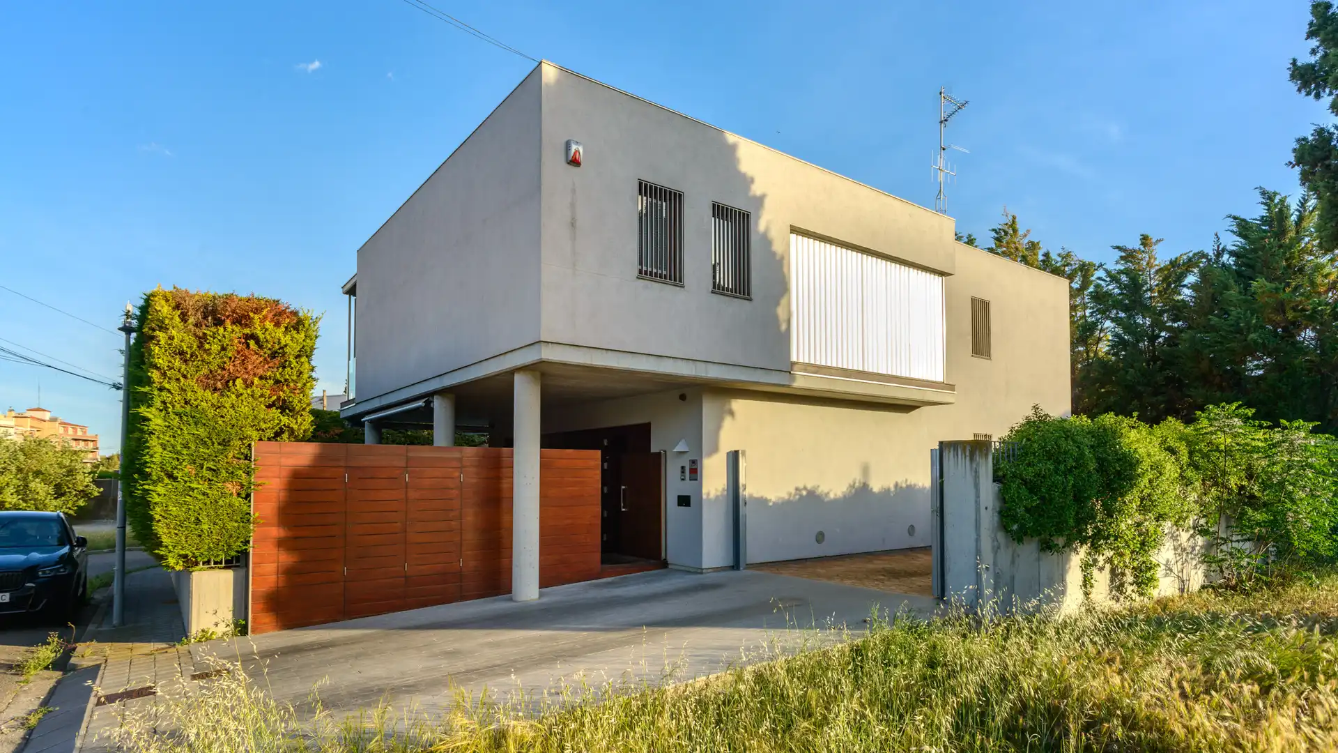 Vista exterior de Casa o xalet en venda en Figueres amb Aire condicionat, Calefacció i Jardí privat