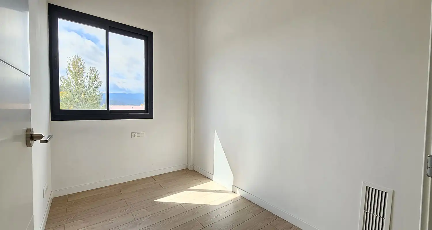 Dormitori de Casa adosada en venda en Hostalric amb Aire condicionat, Calefacció i Jardí privat
