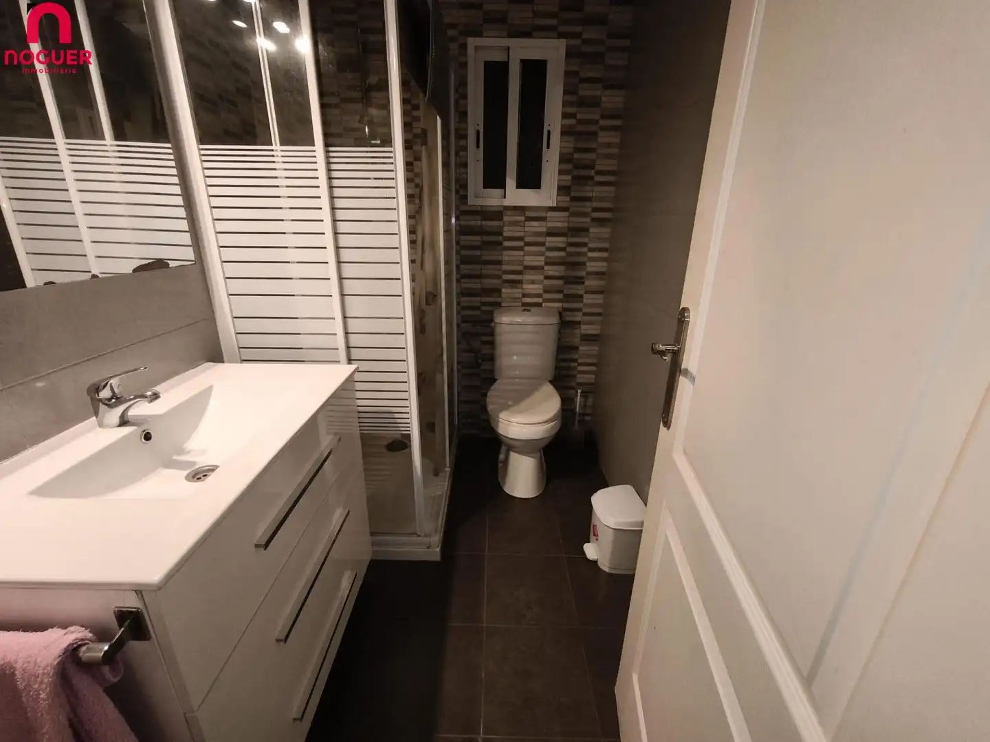 Baño de Piso de alquiler en Córdoba con Aire acondicionado, Calefacción y Amueblado