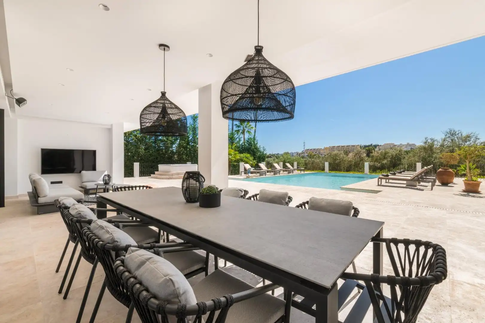 Villa mit Pool zum Verkauf in Nueva Andalucía, imagen 3