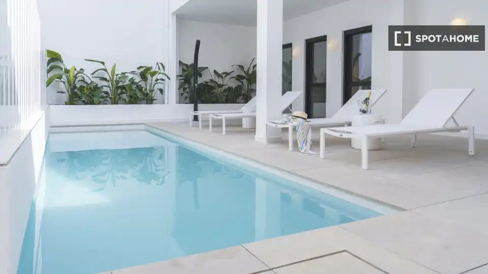 Swimming pool of Flat for rent in Picanya  with Air Conditioner, Heating and Furnished