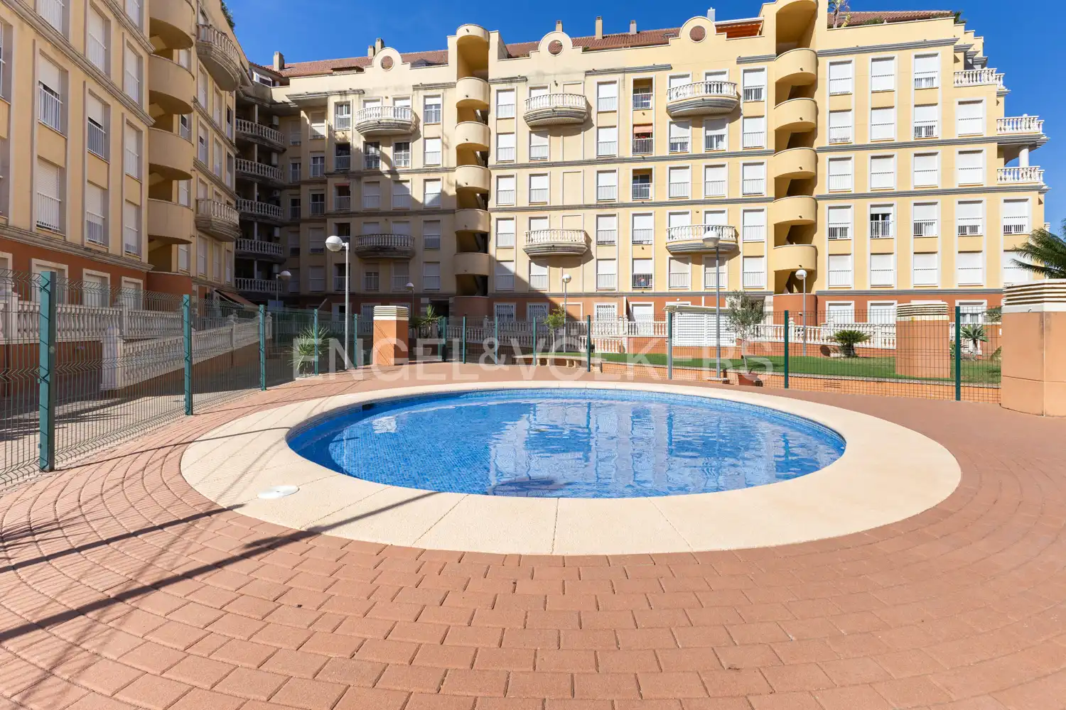 Swimming pool of Flat for sale in Dénia  with Air Conditioner, Heating and Swimming Pool