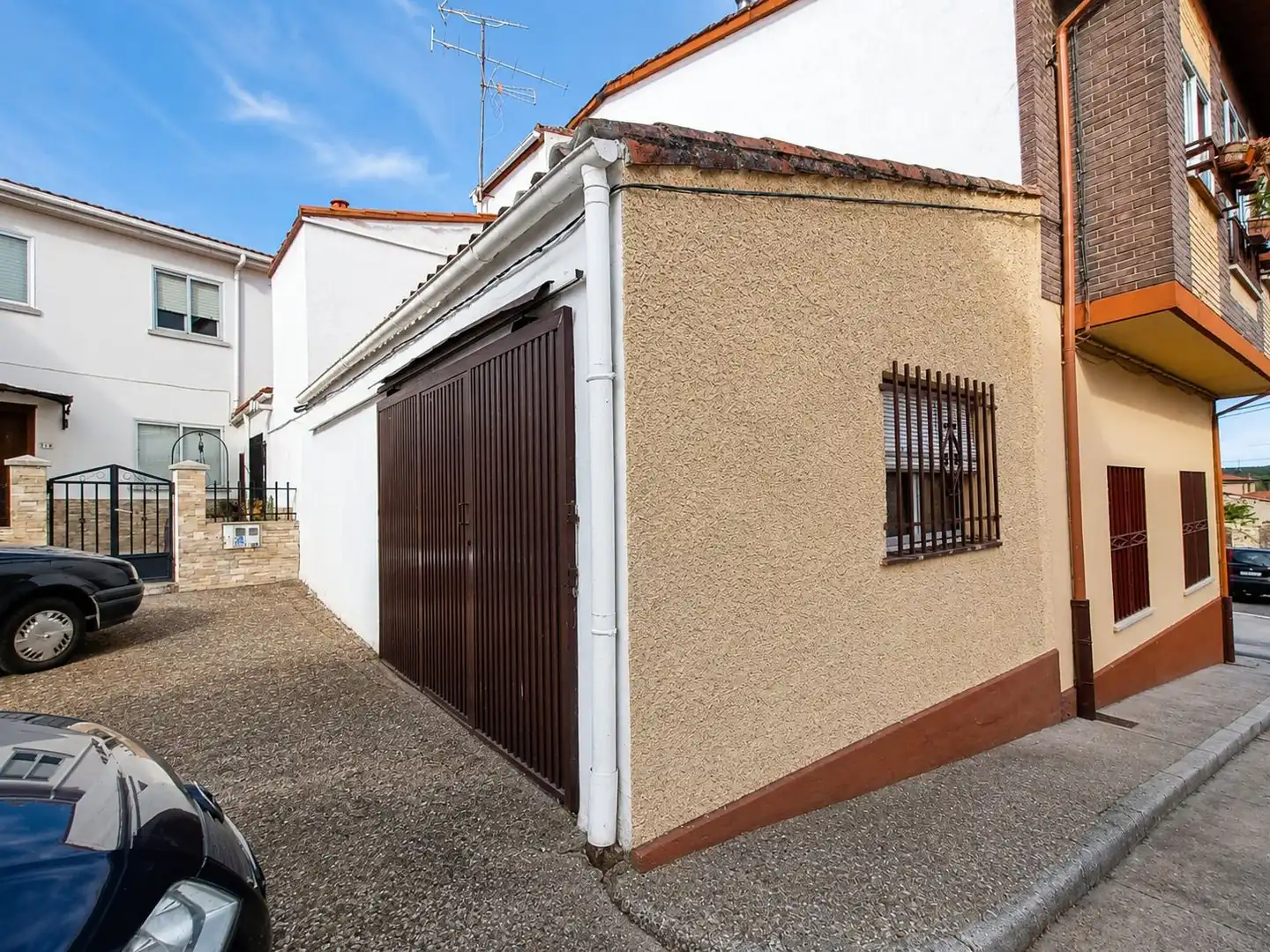 Exterior view of Houses for sale in Peralejos de Abajo  with Heating, Terrace and Furnished