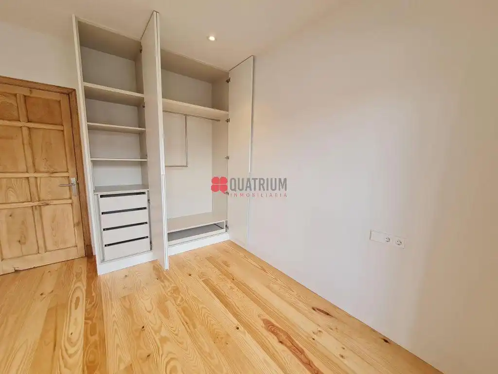 Bedroom of Flat for rent in Santiago de Compostela   with Heating