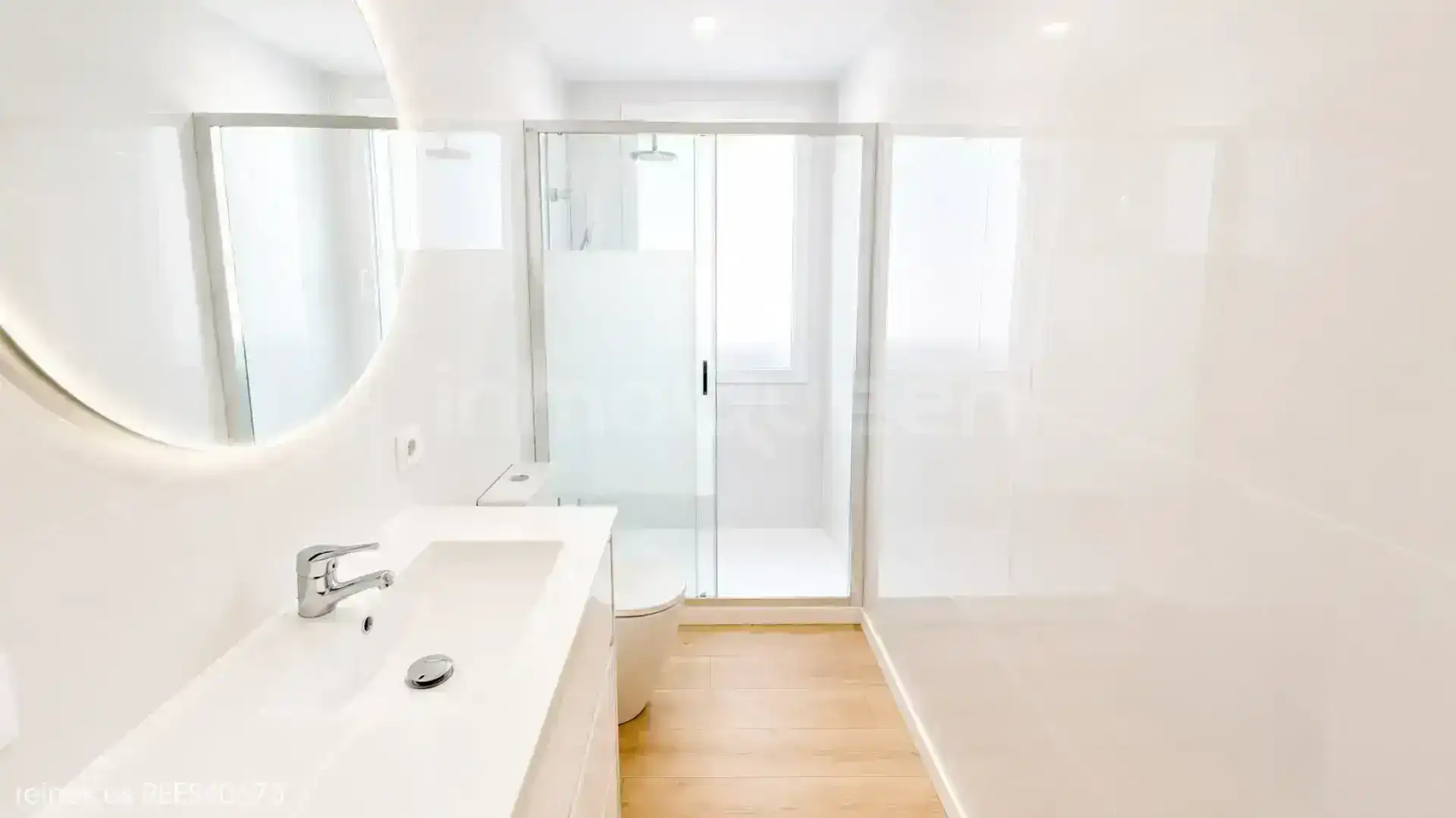 Bathroom of Flat for rent in Zaragoza  with Heating, Terrace and Furnished