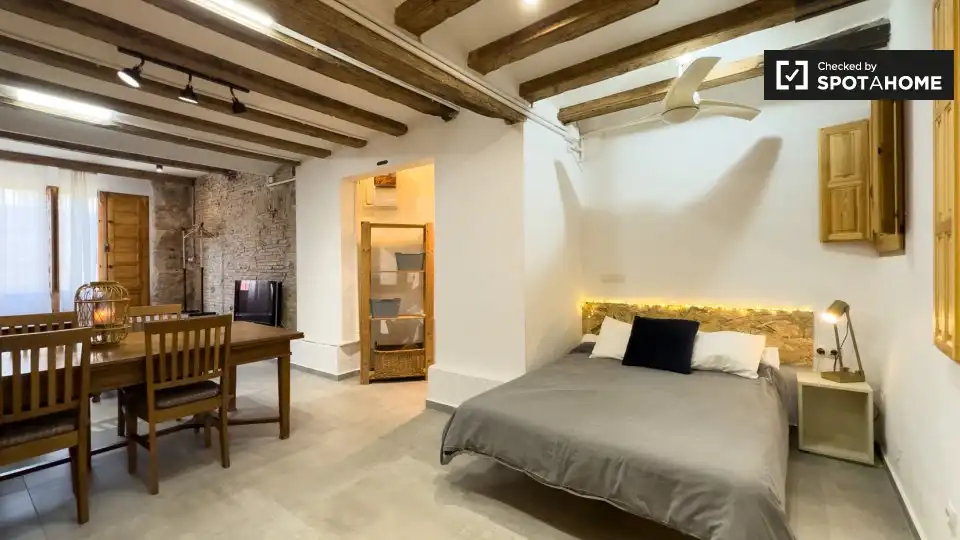 Room in El Raval