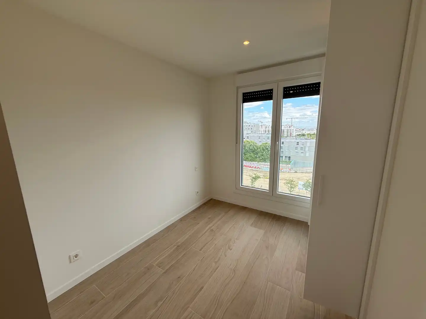 Bedroom of Flat for rent in Madrid  with Heating, Terrace and Storage room