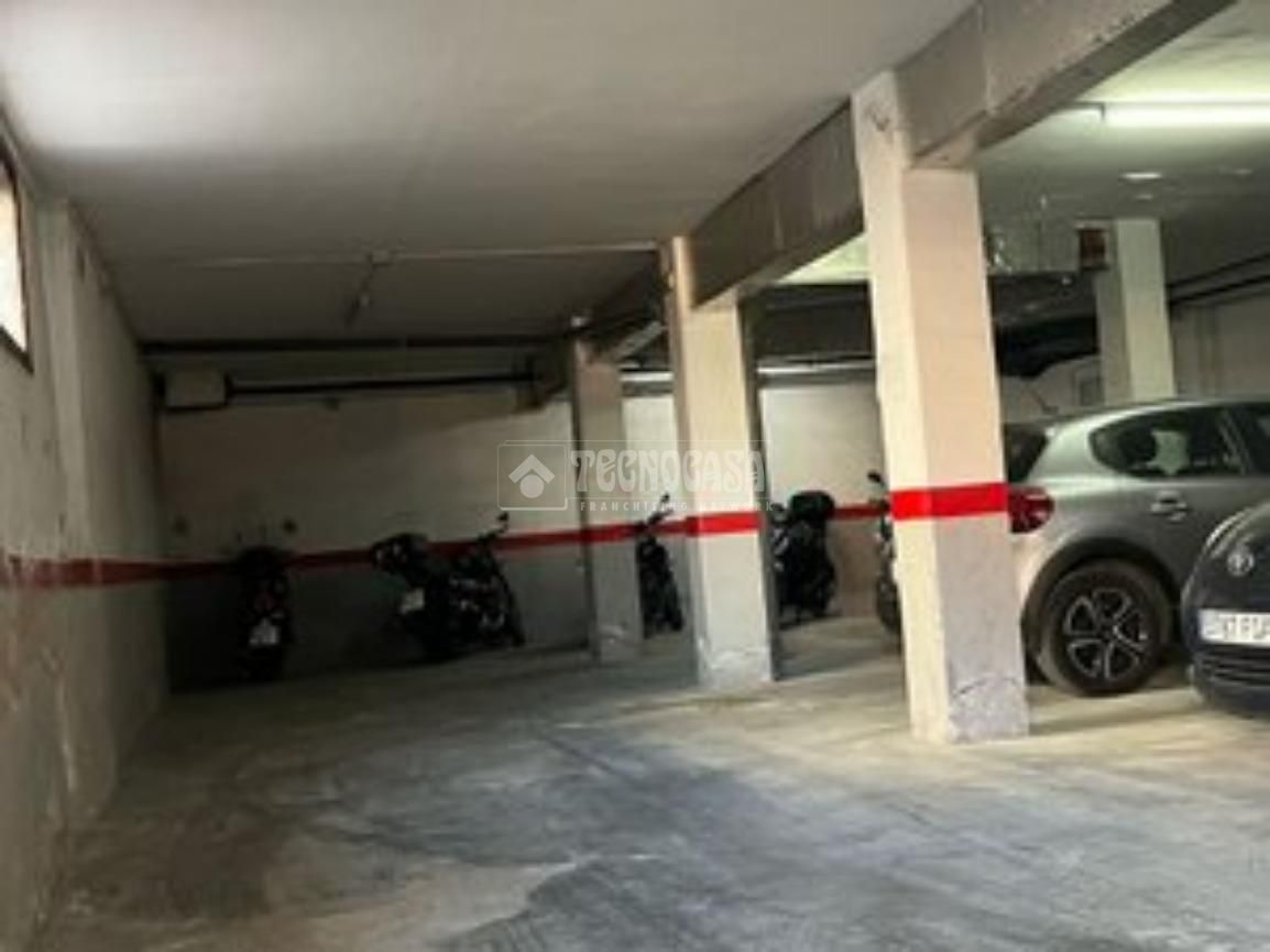 Aparcament de Garatge en venda en Badalona