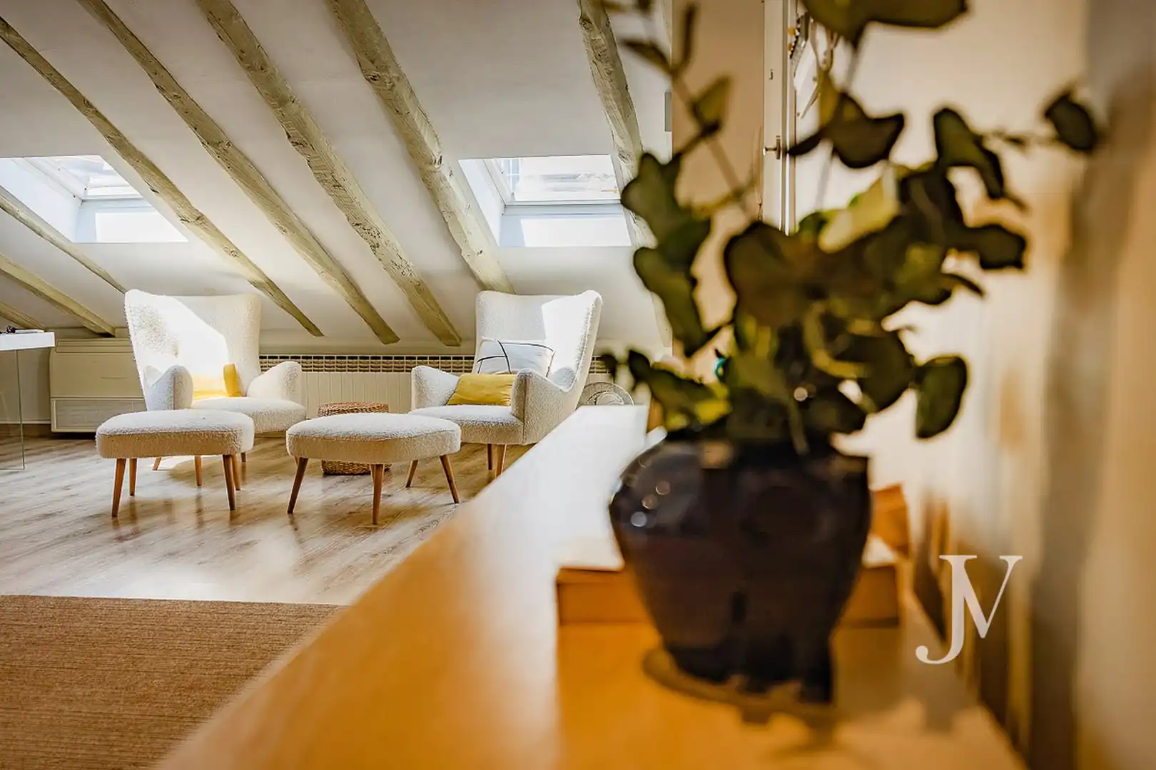 Wohnzimmer von Dachboden zur Miete in Madrid mit Klimaanlage, Heizung und Möbliert