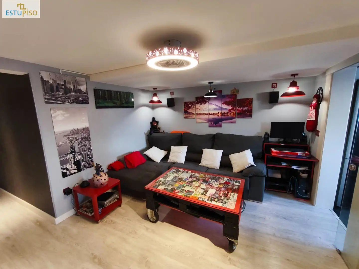 Sala d'estar de Apartament en venda en Vitoria - Gasteiz amb Calefacció, Parquet i Traster