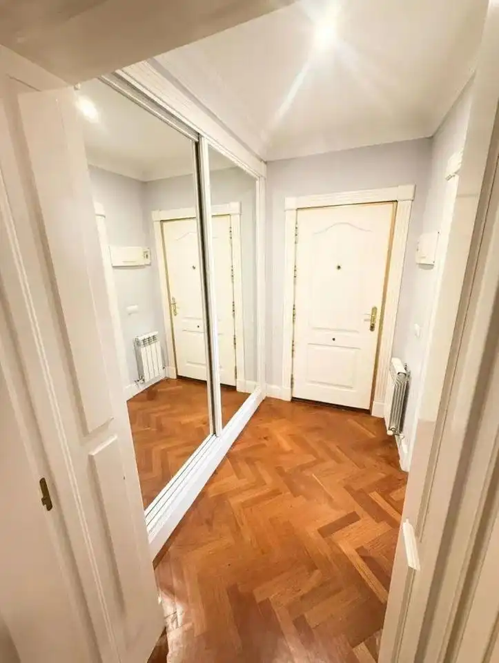 Habitación de Planta baja de alquiler en Madrid con Aire acondicionado y Amueblado