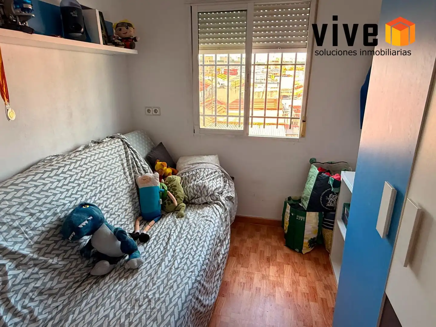 Bedroom of Flat for sale in Sevilla  with Air Conditioner and Storage room