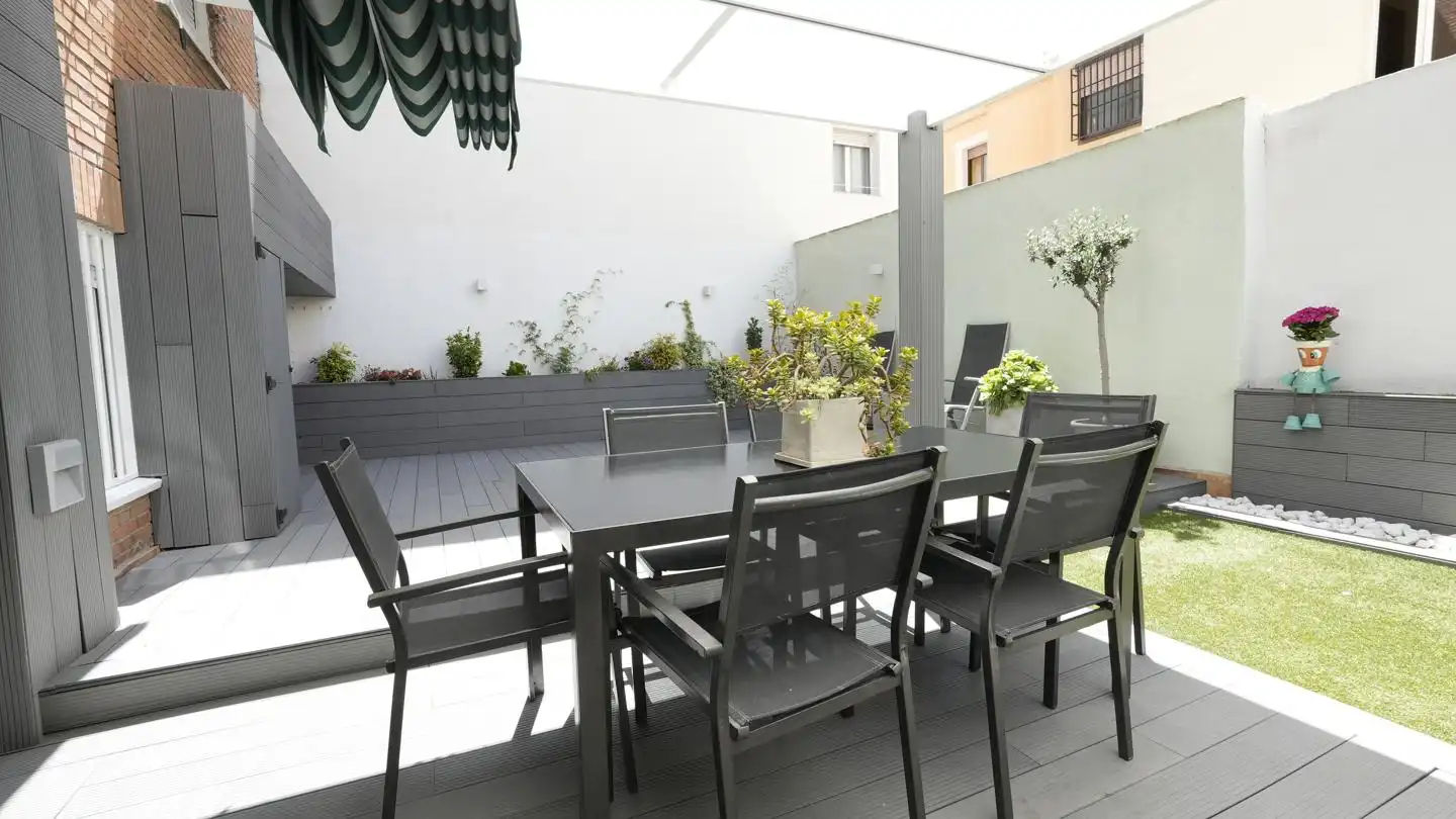 Terrassa de Pis en venda en Madrid amb Aire condicionat, Calefacció i Jardí privat