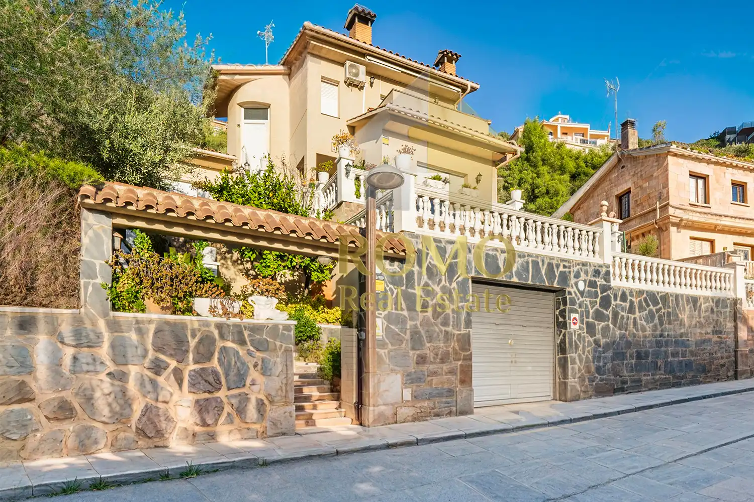 Casa amb piscina en venda a Carrer les Perdius, imagen 3