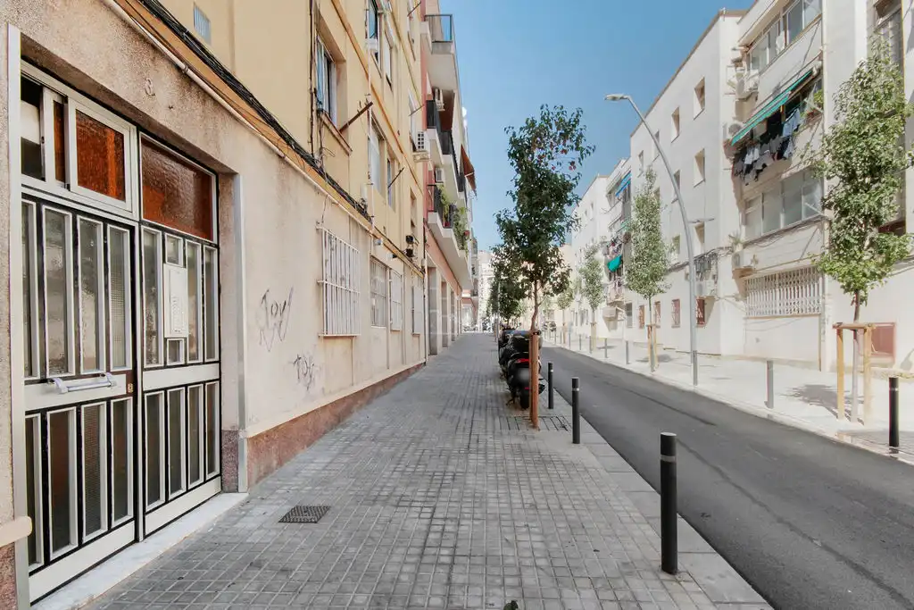 Vista exterior de Piso en venta en La Florida - Les Planes