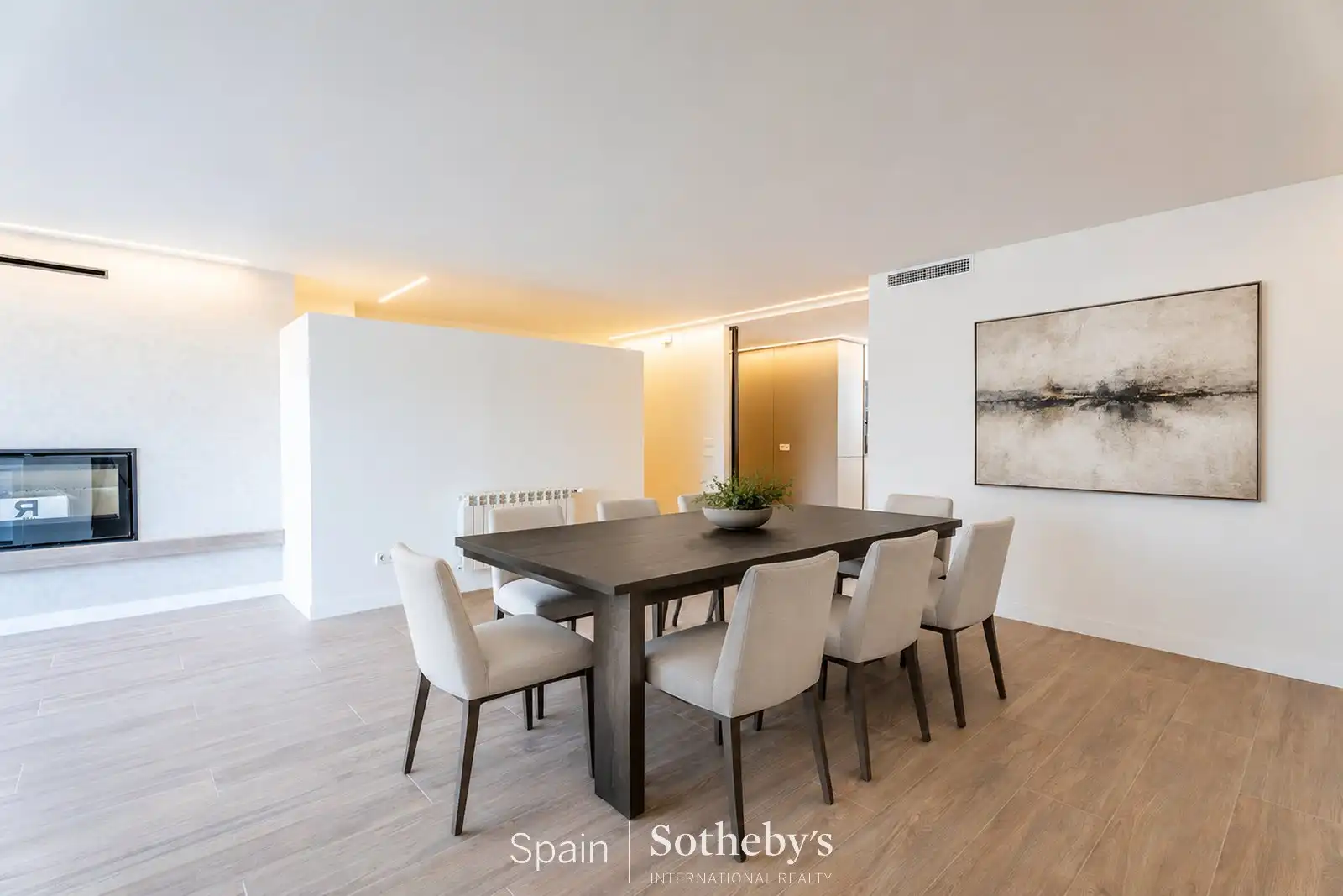 Apartamento con piscina en alquiler en Calle de la Infanta María Teresa, imagen 2