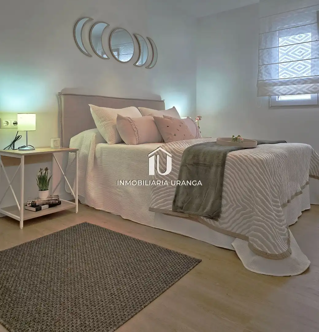 Bedroom of Flat for sale in Laredo