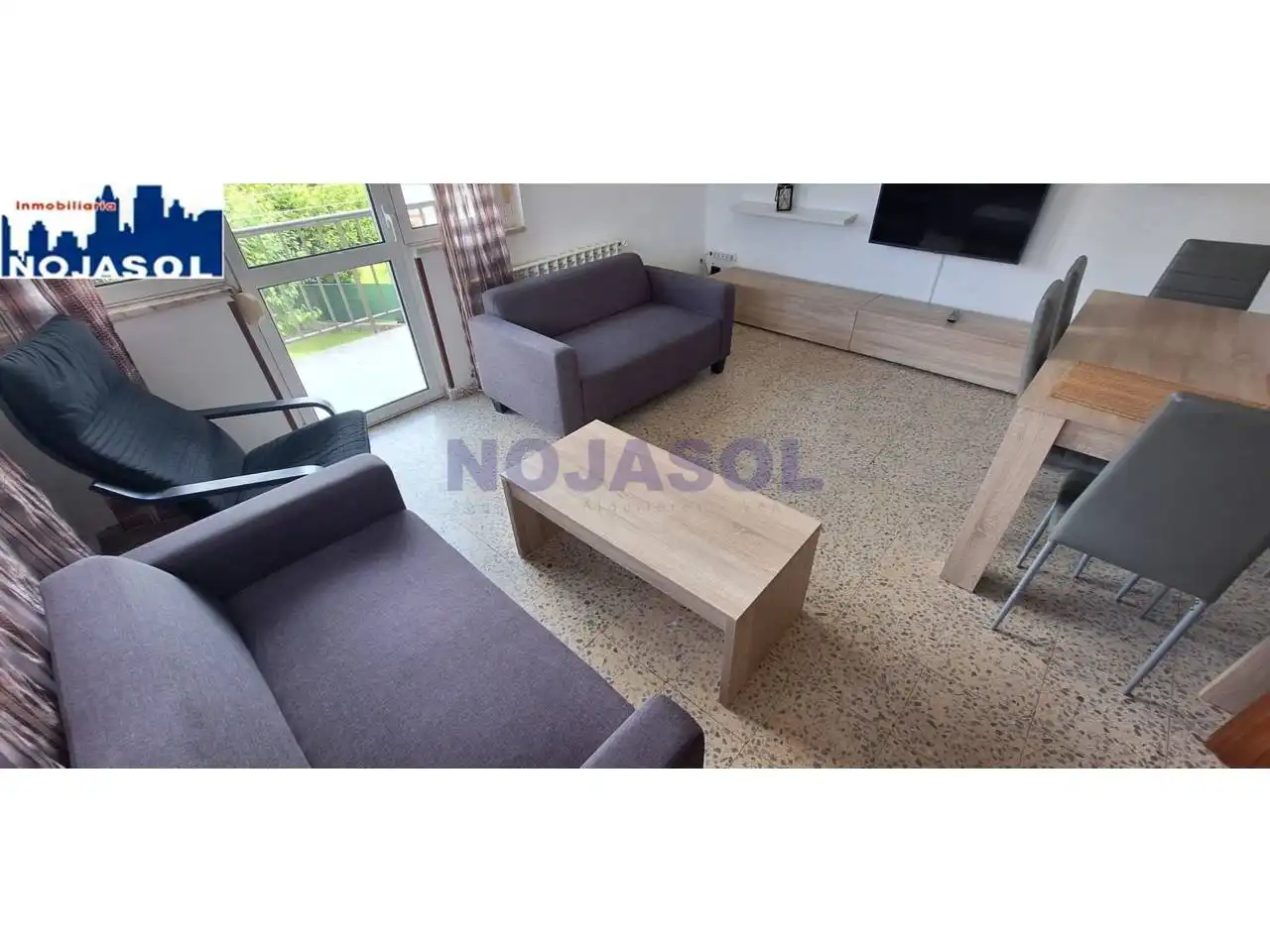 Wohnzimmer von Einfamilien-Reihenhaus zur Miete in Noja mit Heizung, Privatgarten und Terrasse