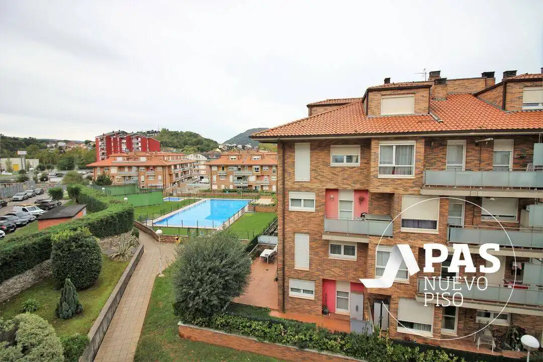 Vista exterior de Piso en venta en Entrambasaguas, Cantabria