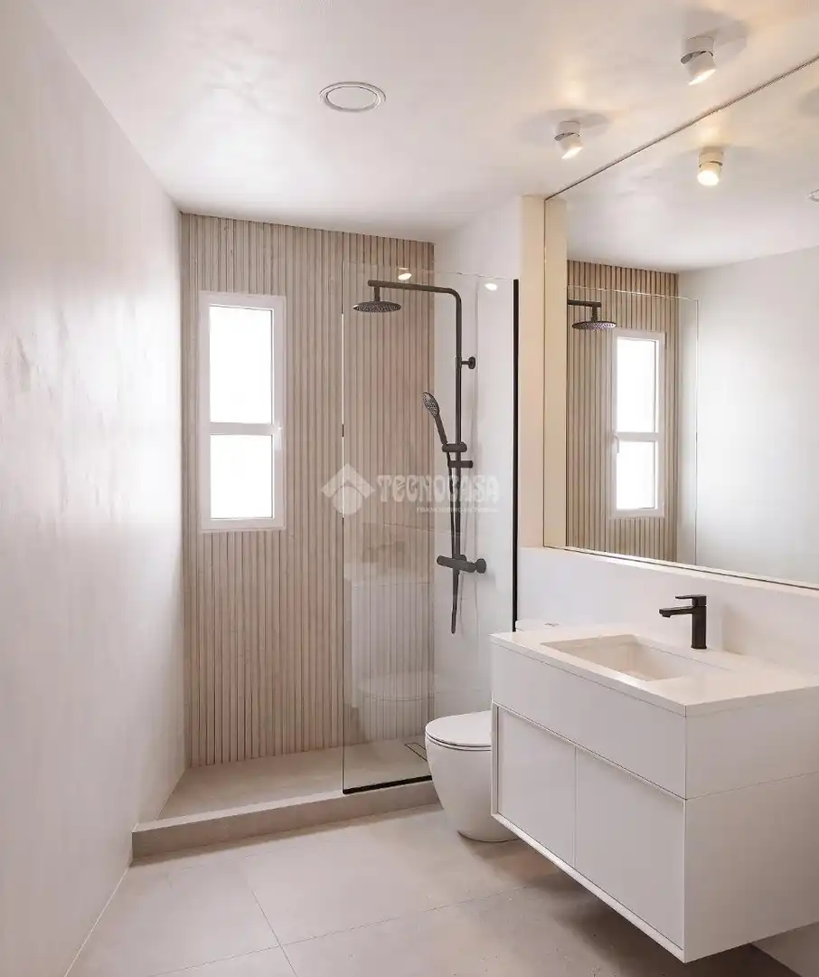 Baño de Piso en venta en Conil de la Frontera con Aire acondicionado, Calefacción y Terraza