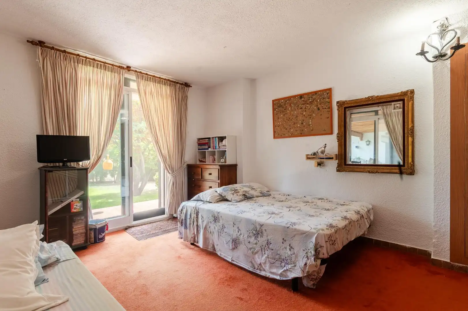 Dormitori de Casa o xalet en venda en Castellón de la Plana / Castelló de la Plana amb Calefacció, Jardí privat i Terrassa