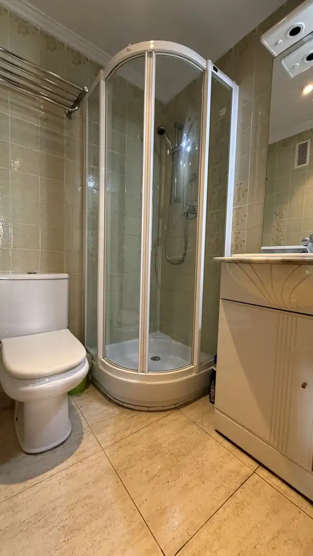 Badezimmer von Wohnung zur Miete in Valencia mit Terrasse, Möbliert und Waschmaschine