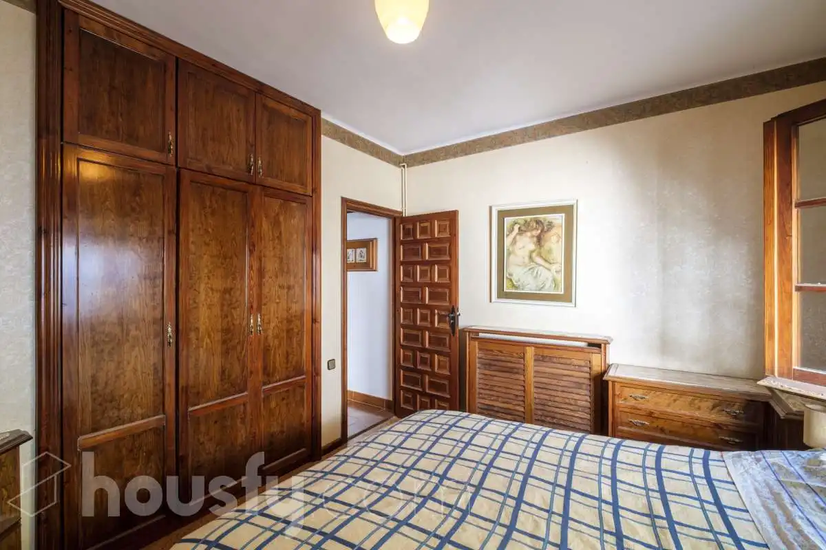 Detached house with pool for sale in Calle Bergueda ., imagen 11