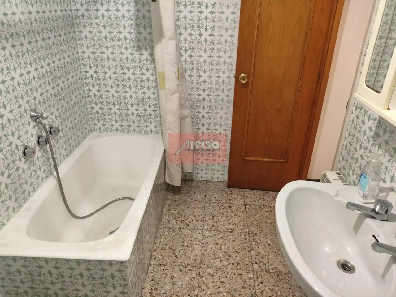 Bathroom of Flat for sale in Ourense Capital   with Heating, Storage room and Furnished
