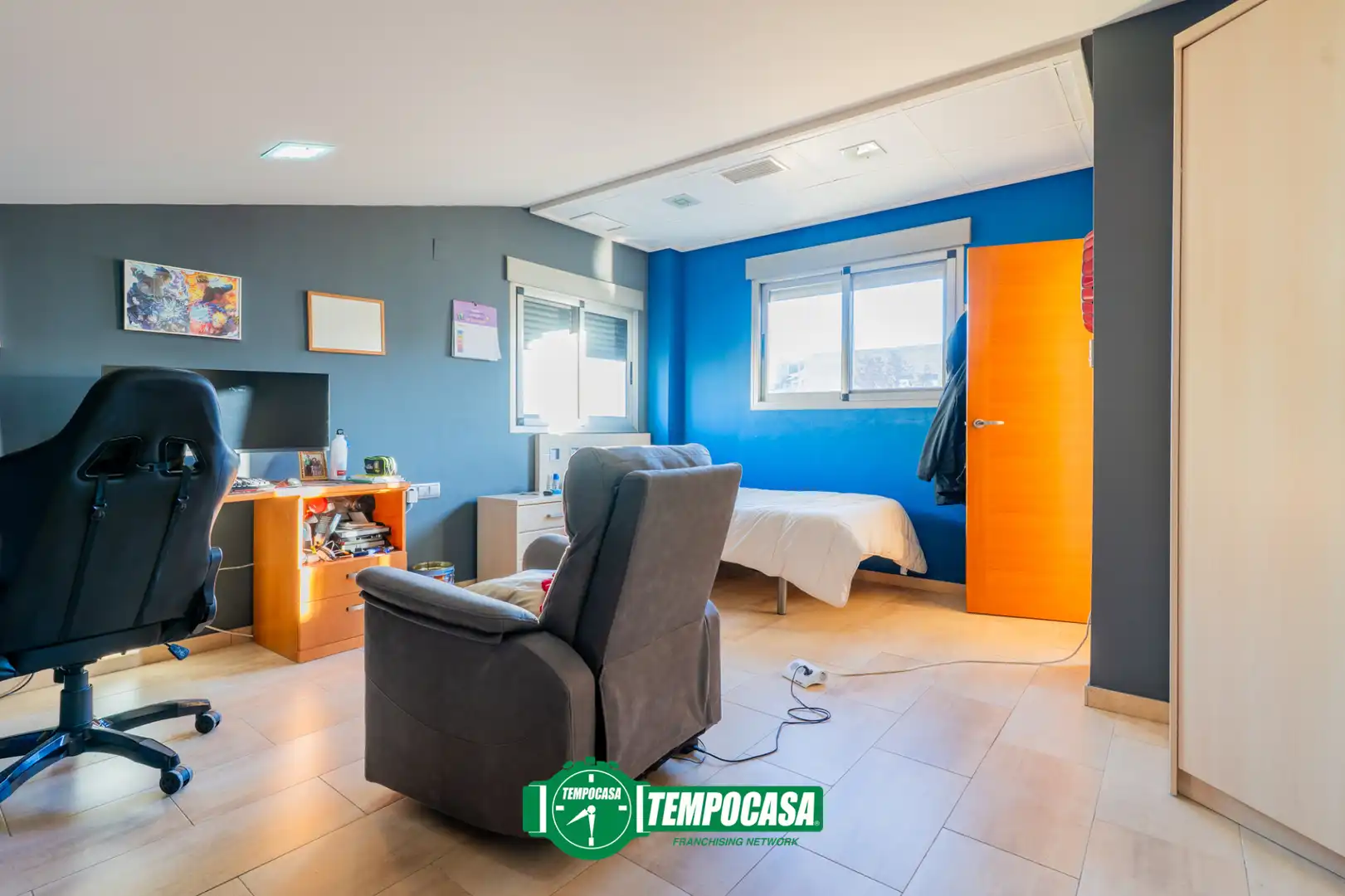 Villa con terrazza in vendita a Carrer Clara Campoamor, imagen 3