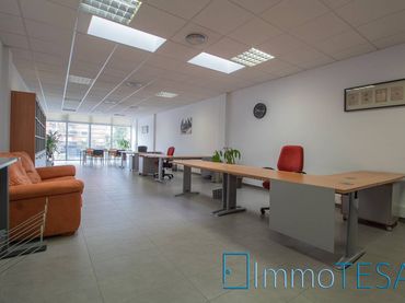 Ufficio con ascensore in affitto a Parc d’Europa