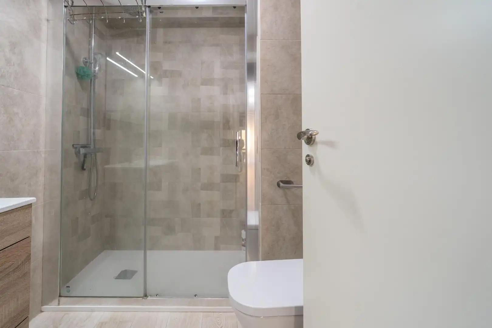 Bathroom of Flat for sale in Silla  with Air Conditioner and Balcony