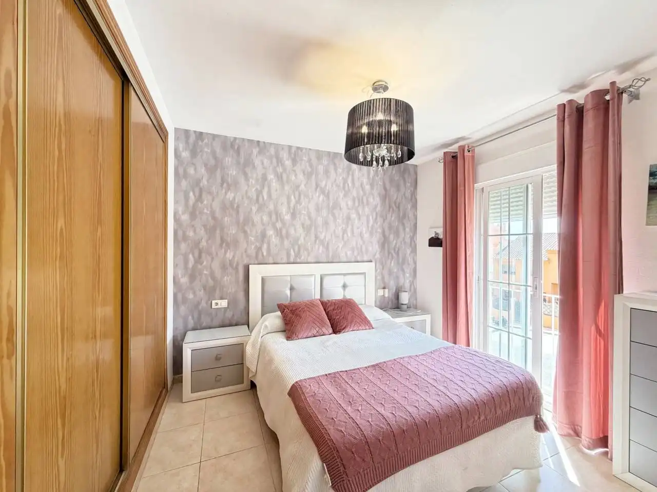 Habitación de Casa adosada en venta en Rincón de la Victoria con Aire acondicionado, Calefacción y Terraza