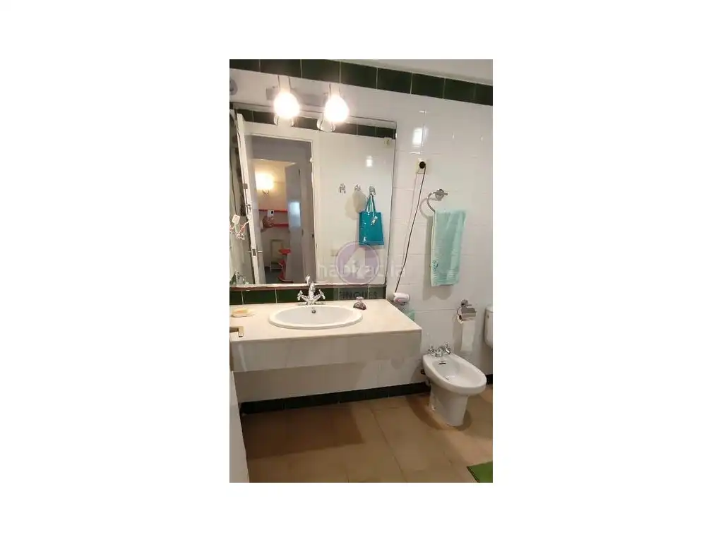 Bany de Apartament de lloguer en Castell d'Aro, Platja d'Aro i s'Agaró amb Piscina i Moblat