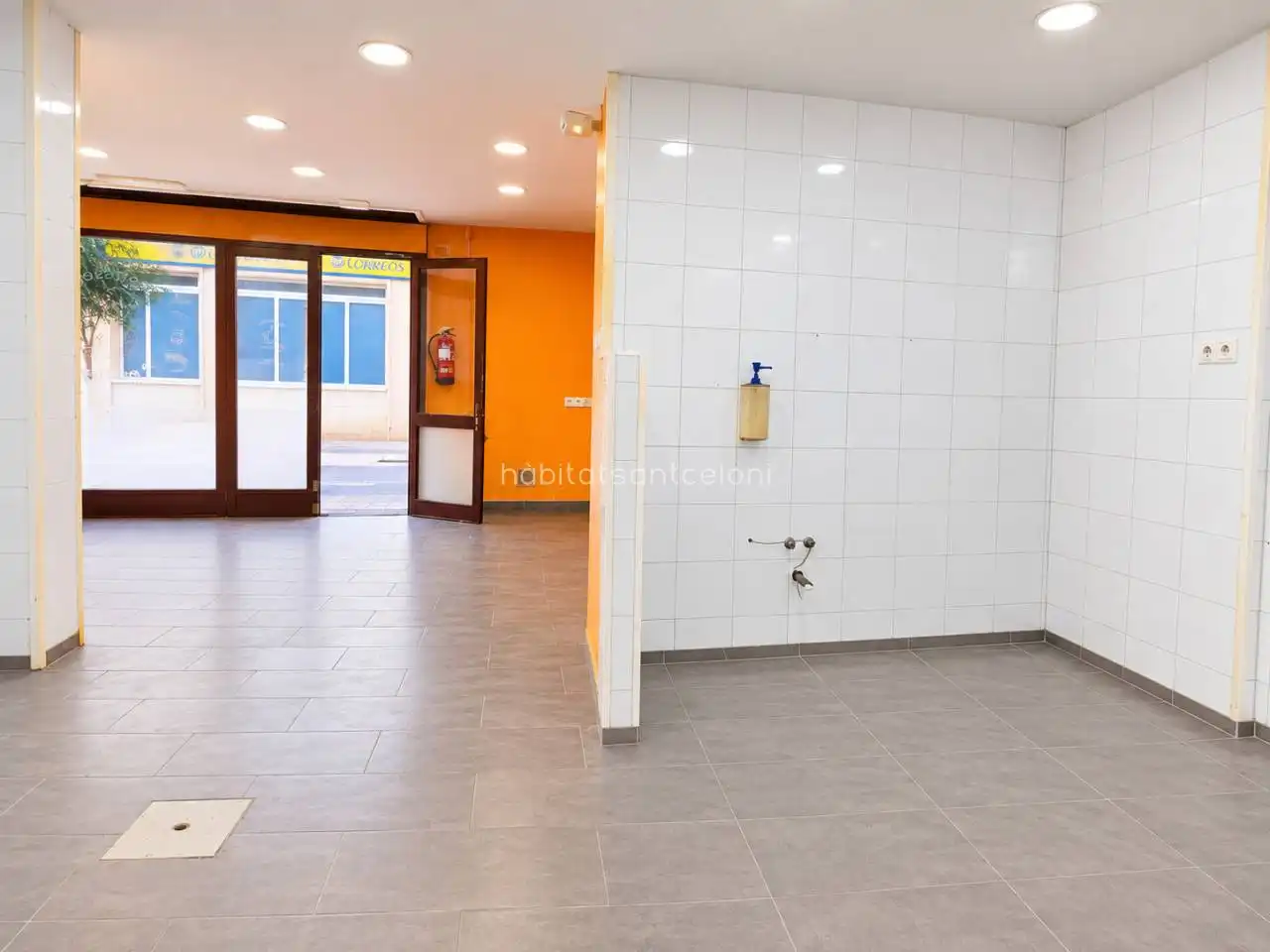 Local comercial en alquiler en Calle Diputación 31, imagen 2