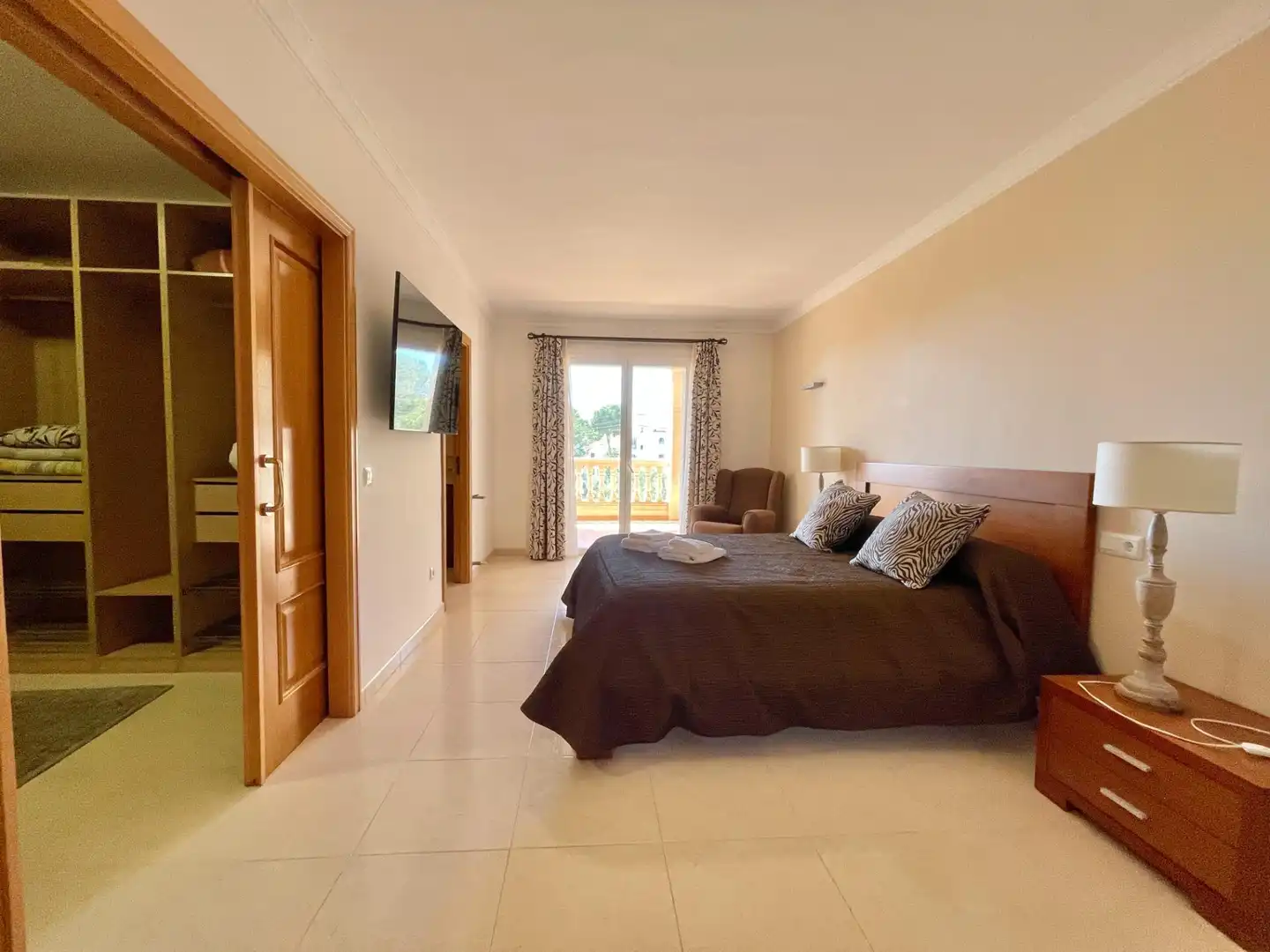 Schlafzimmer von Haus oder Chalet zum Verkauf in Llucmajor mit Klimaanlage, Privatgarten und Balkon
