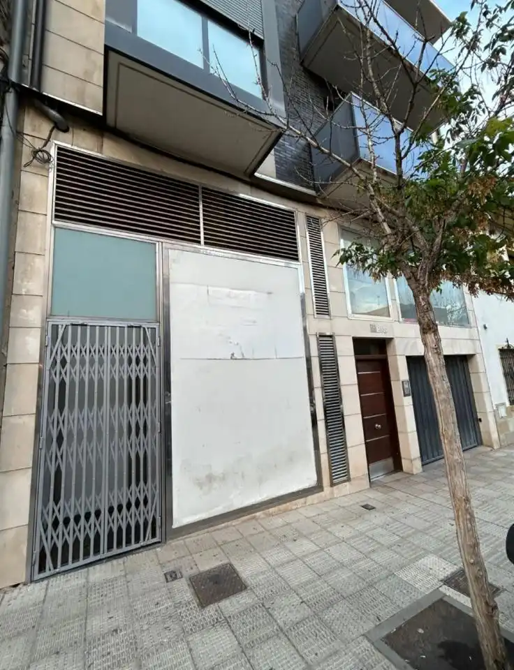 Local comercial de lloguer a Del Barrio, imagen 4