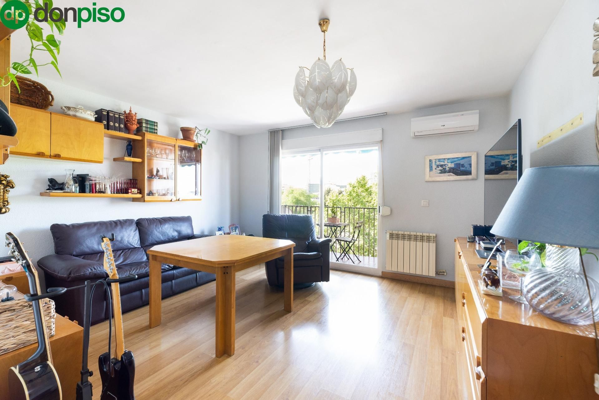 Living room of Flat for sale in  Granada Capital  with Air Conditioner, Heating and Terrace