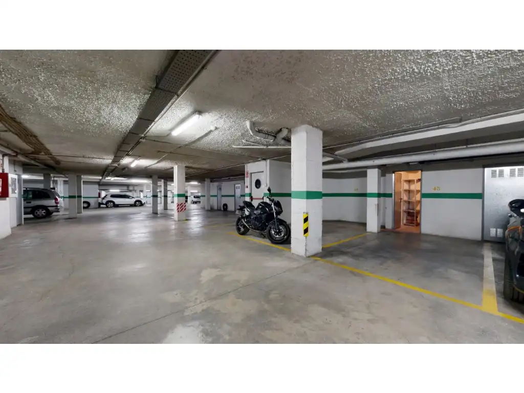 Parking of Flat for sale in Torrent  with Air Conditioner and Balcony