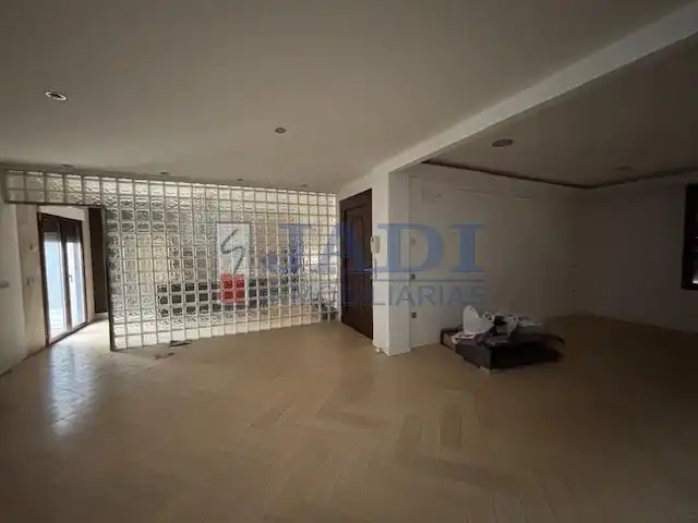 Houses for sale in Valdepeñas  with Air Conditioner, Heating and Terrace