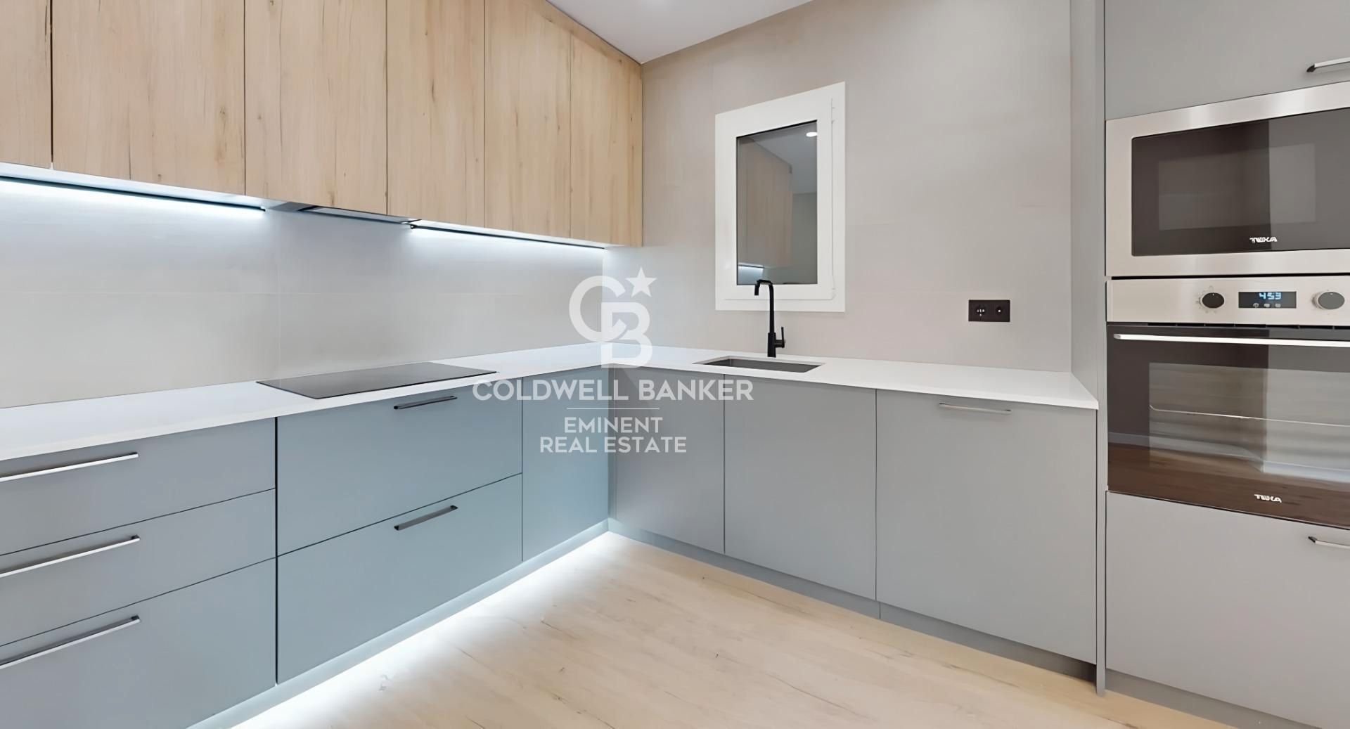 Cuina de Pis en venda en L'Hospitalet de Llobregat amb Aire condicionat, Calefacció i Parquet