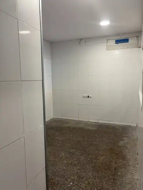Local comercial en venta en Carrer de la Font de la Barona, imagen 8