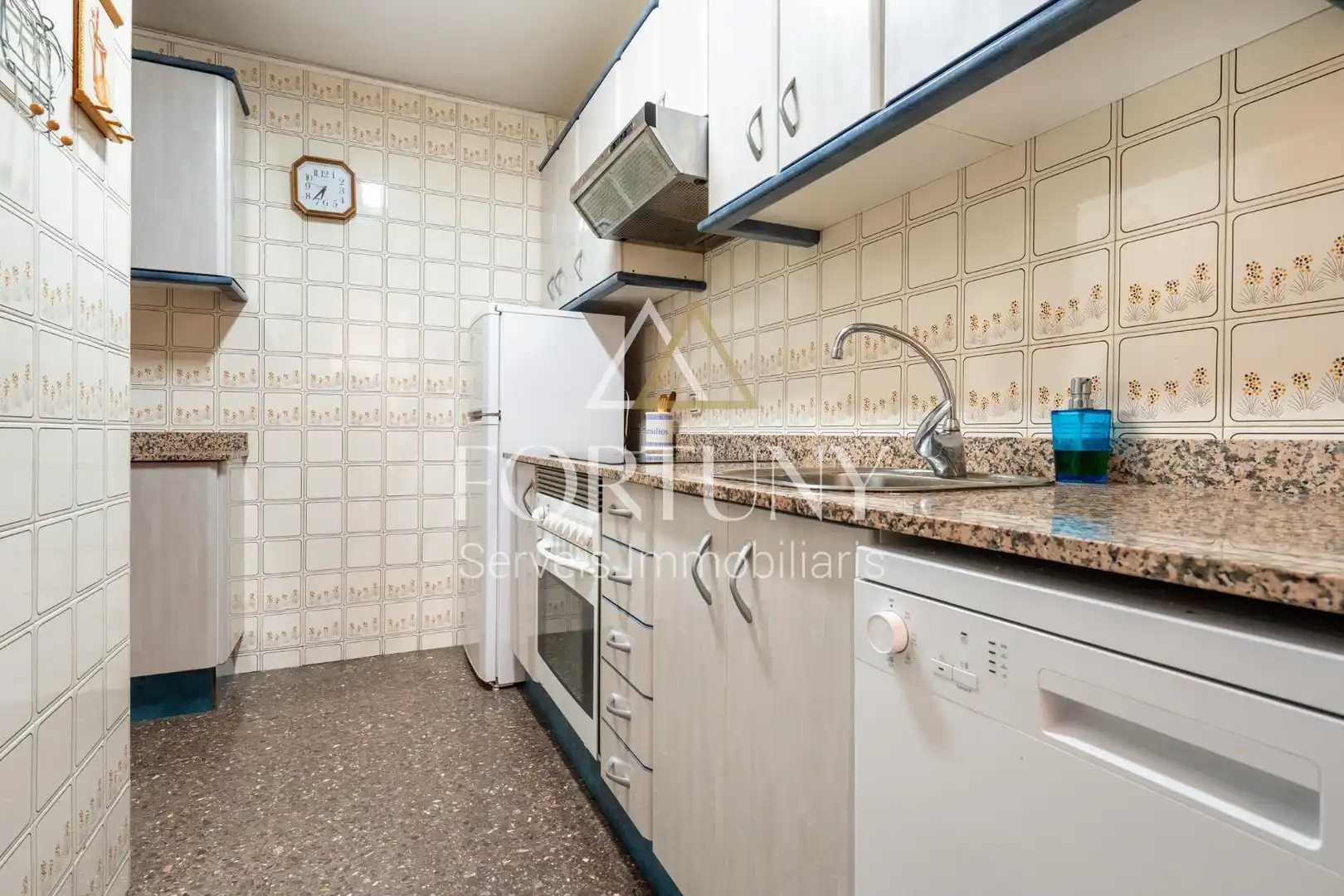 Küche von Wohnung zum Verkauf in Reus mit Klimaanlage und Balkon