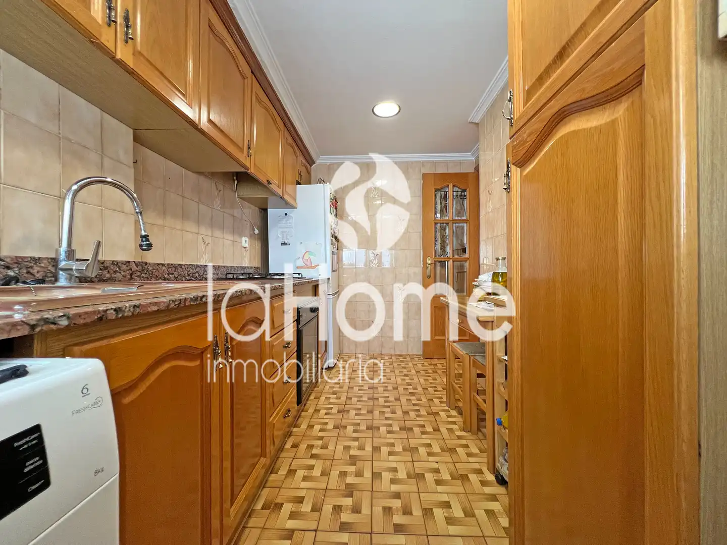 Kitchen of Flat for sale in Paterna  with Air Conditioner, Oven and Balcony