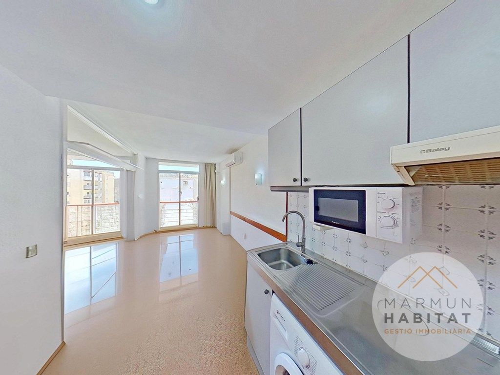 Cuina de Apartament en venda en Calella amb Aire condicionat, Calefacció i Jardí privat