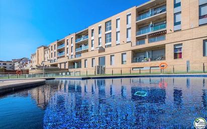 Piscina de Apartament en venda en Empuriabrava amb Piscina i Moblat